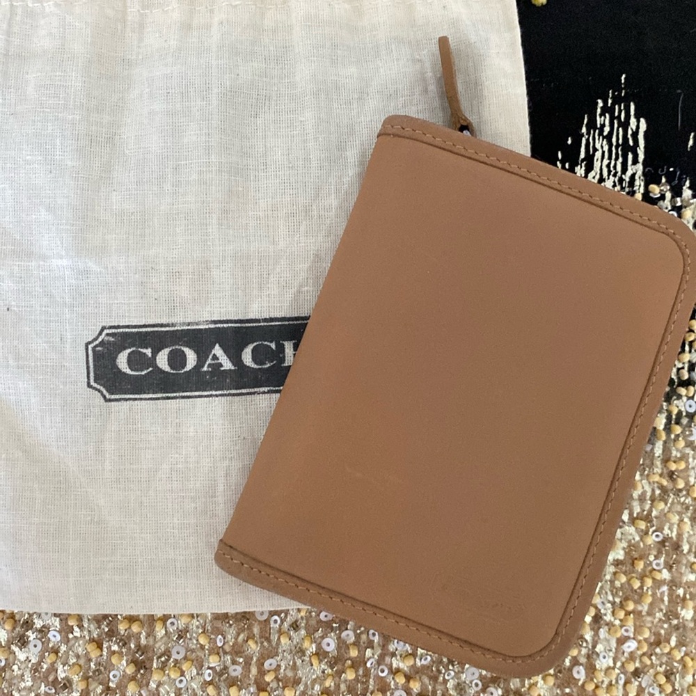 Vintage unused Coach zippy PDA case